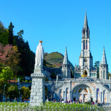 11 février: Première apparition de Marie à Bernadette Soubirous