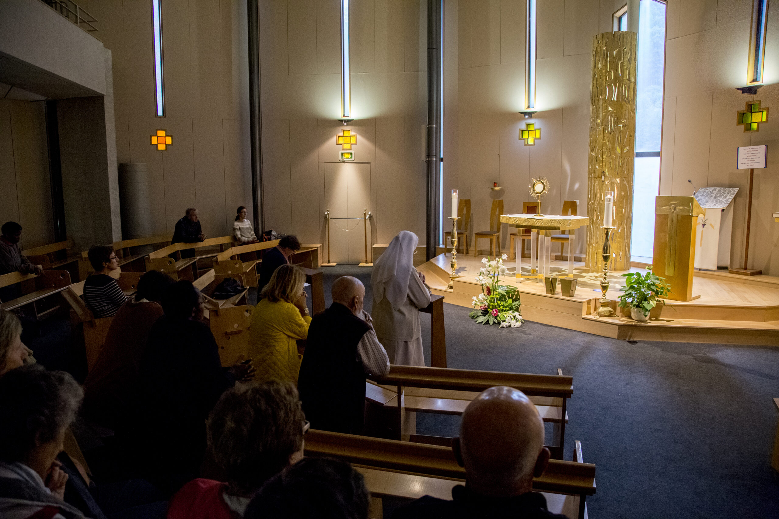 Notre - 11 février : fête de Notre Dame de Lourdes ADORATION_1-scaled