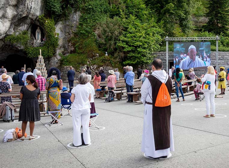 Lourdes prie avec le Pape François pour la paix dans le monde