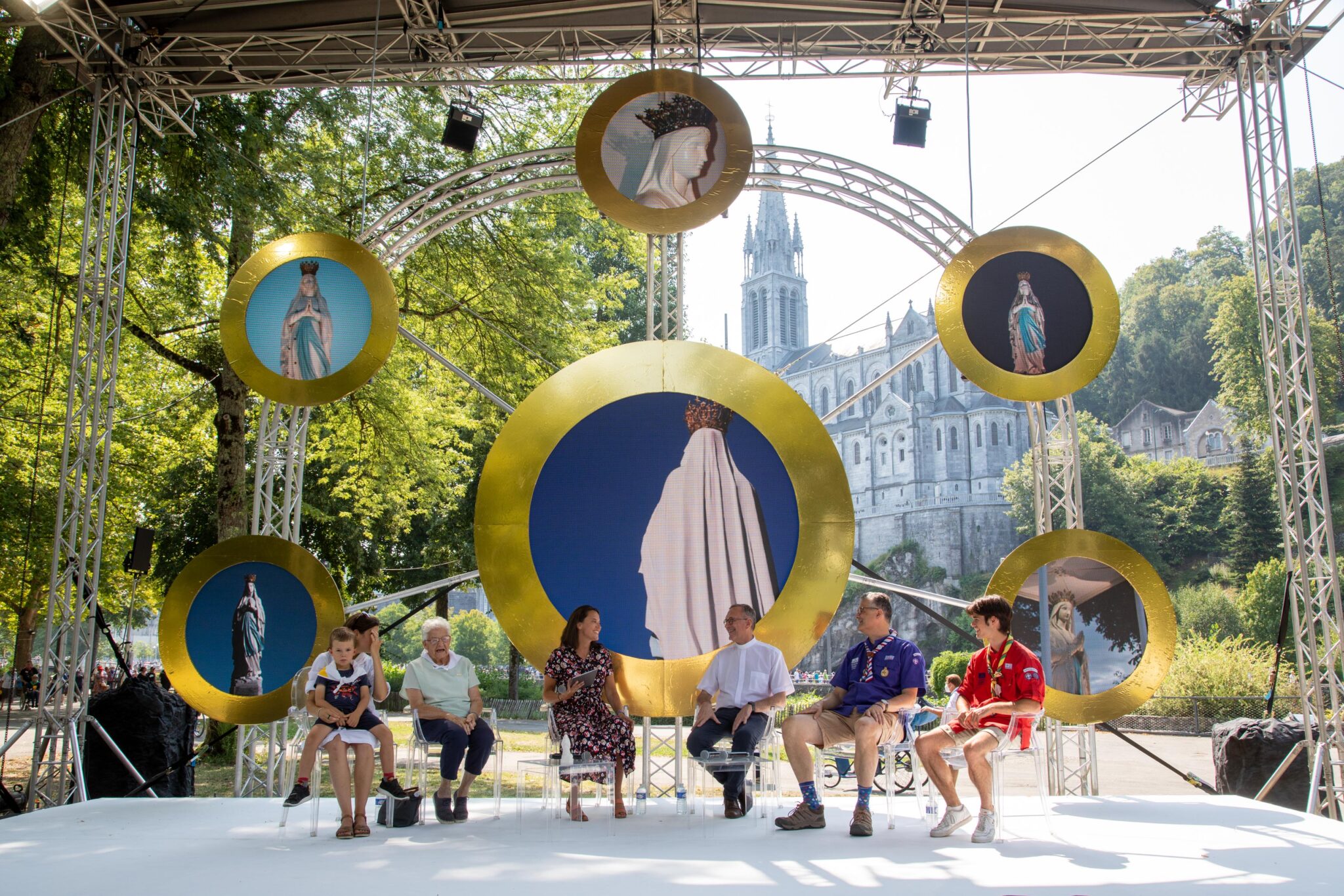 Revivez « Lourdes United » in prayer Sanctuaire NotreDame de Lourdes