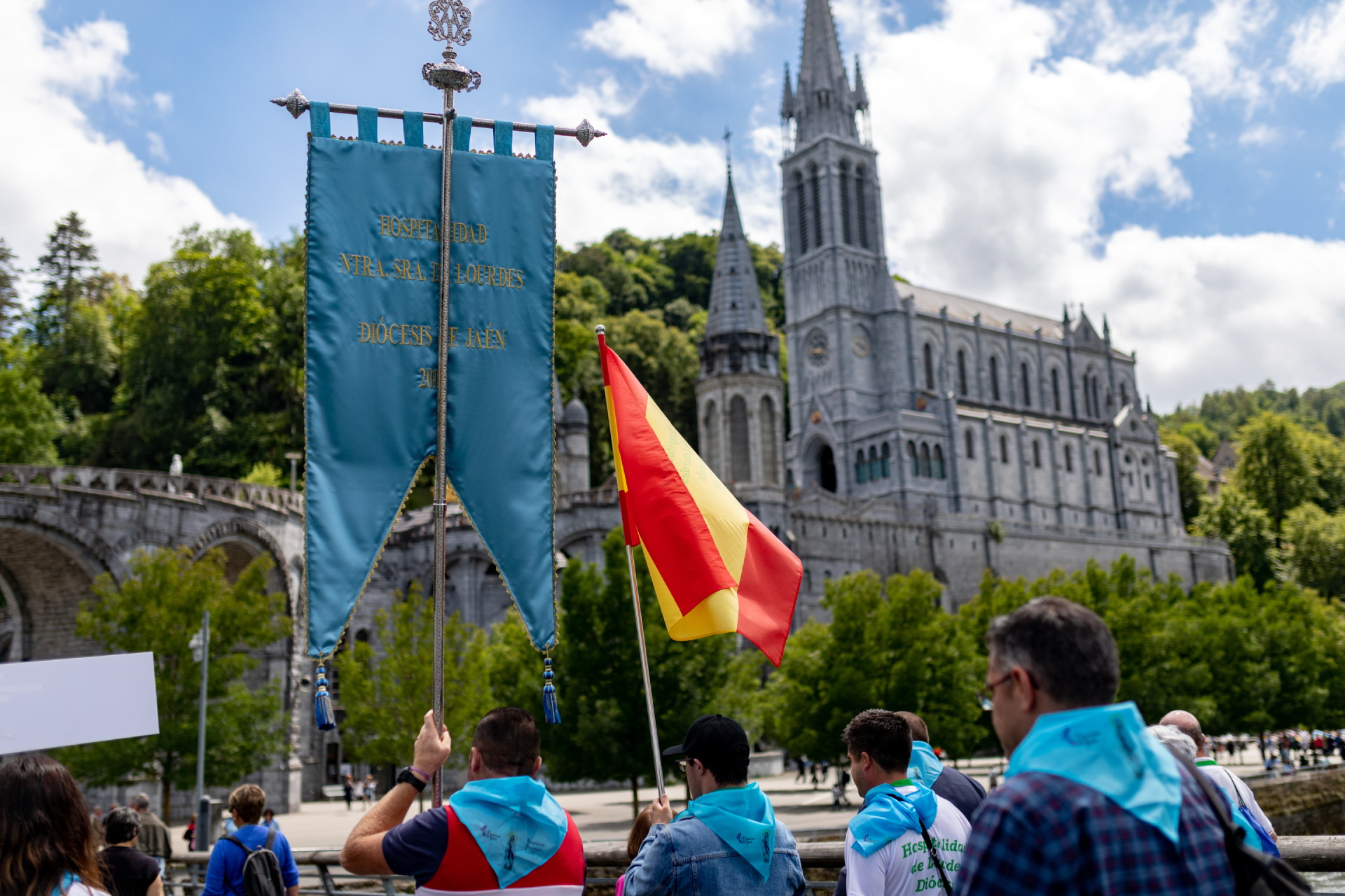 Giugno: un mese veramente internazionale a Lourdes