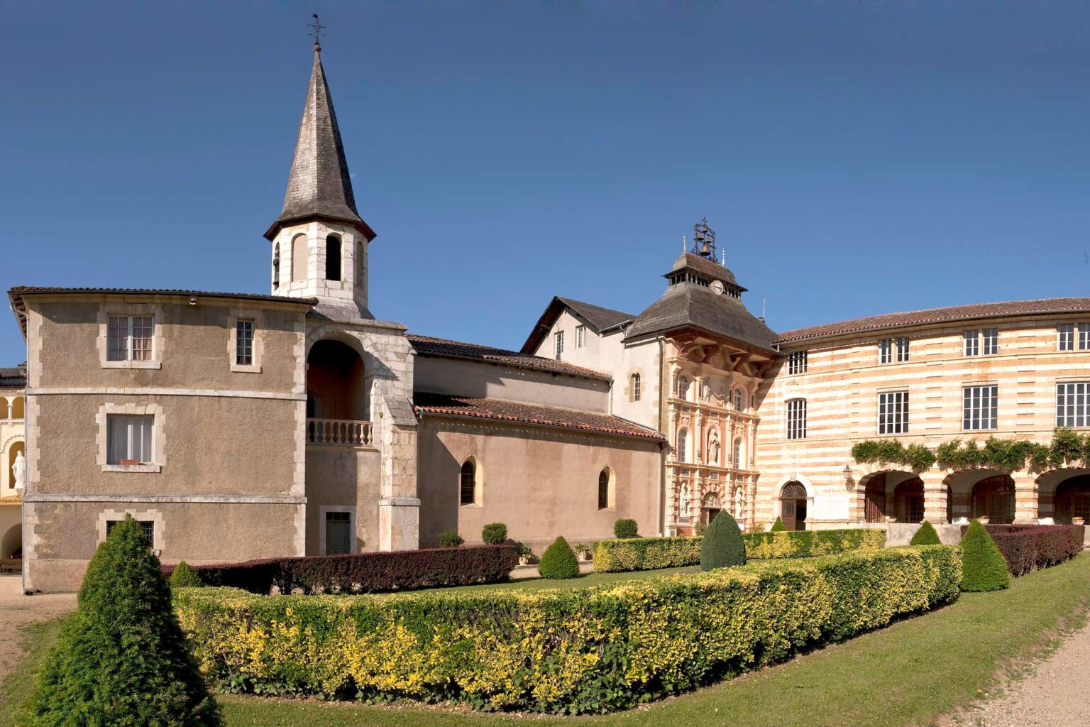 Lourdes Garaison excursion Sanctuaire NotreDame de Lourdes