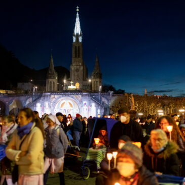 Domingo de Pascua, primera procesión el año