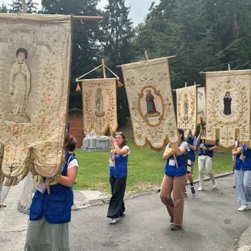 A historical treasure unveiled: the collection of Lourdes banners