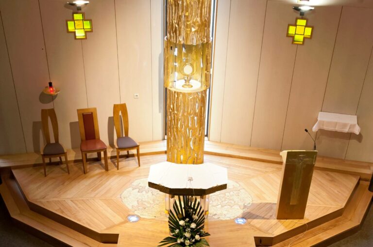 chapelleadoration1