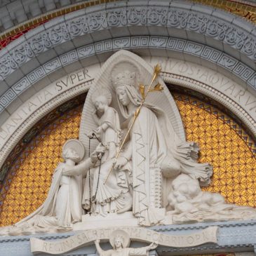 La Fête de Notre-Dame du Rosaire à Lourdes