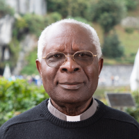 Ernest VANGU Ernest VANGU